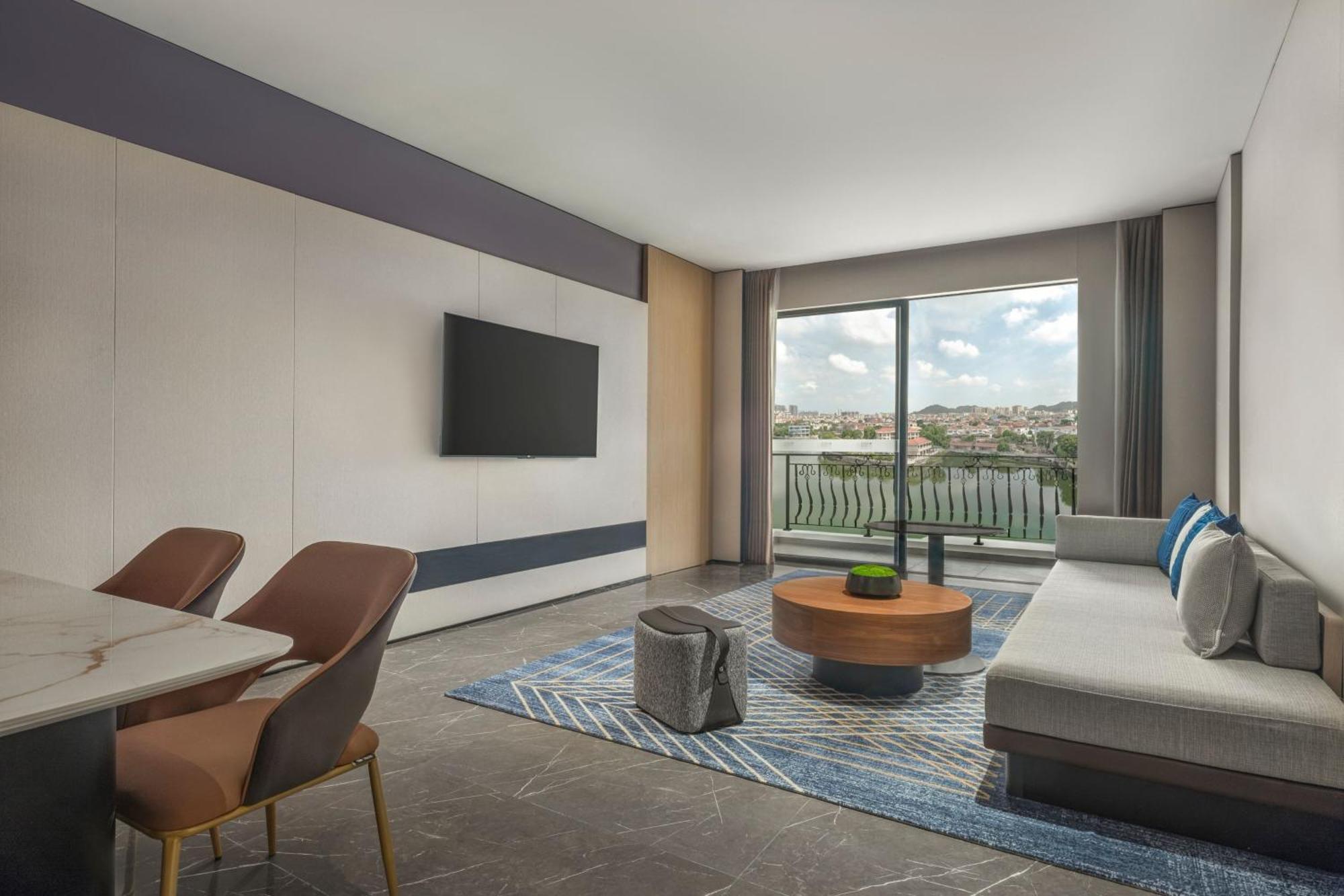 Four Points By Sheraton Yangjiang City Center Exterior photo