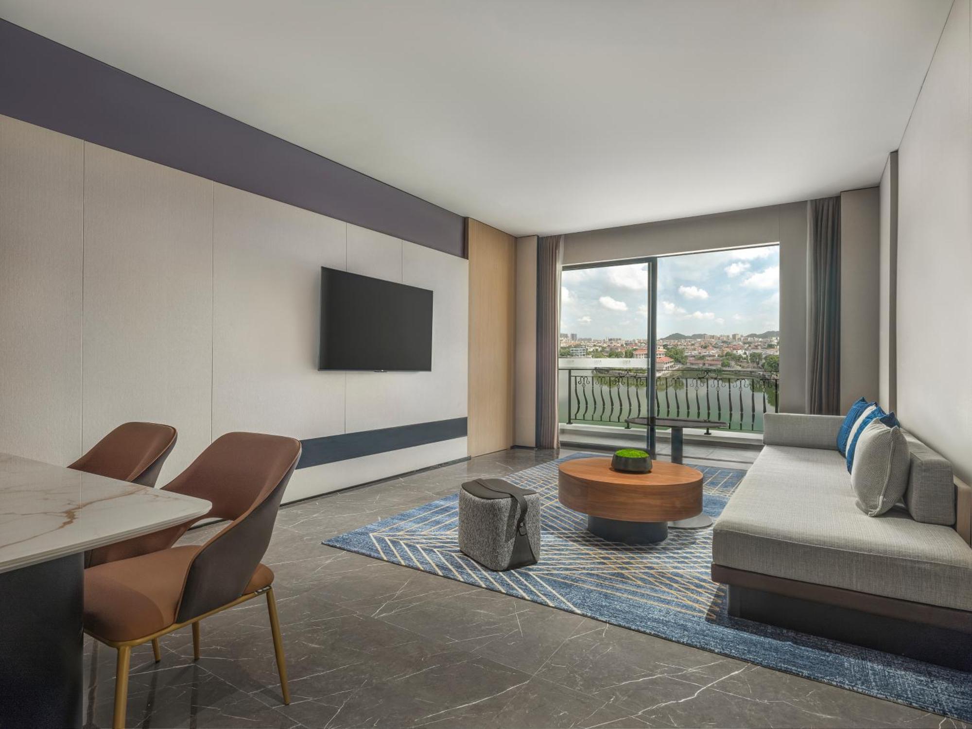 Four Points By Sheraton Yangjiang City Center Exterior photo
